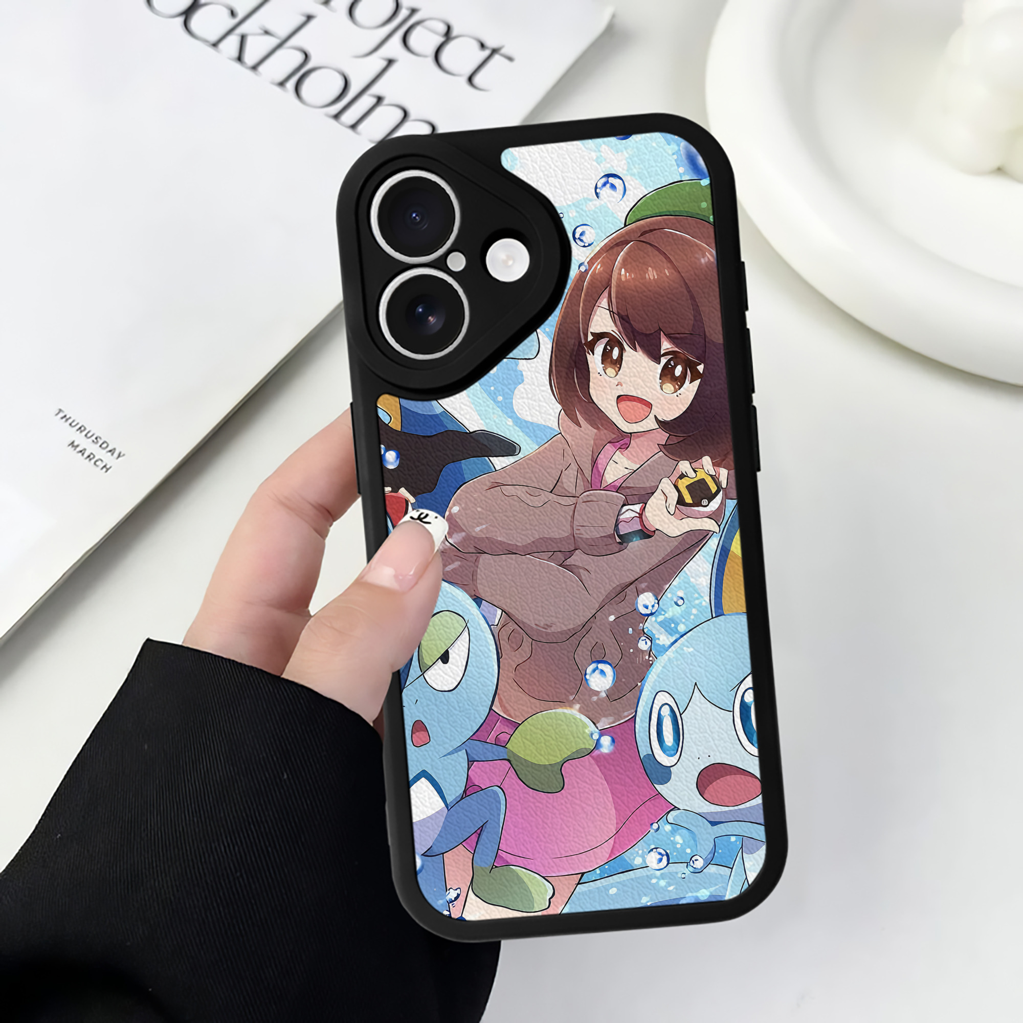 （画像用） ポケットモンスター Pokémon 【iPhone 16シリーズ対応】シリコンスマホケース（レザー調） 材質：シリコン
